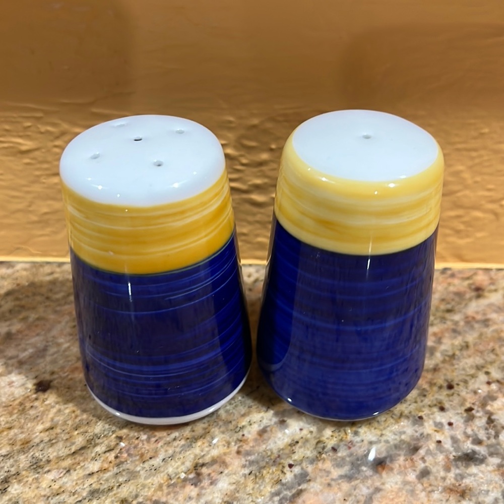 Retro blue and gold hand painted salt and pepper shakers ceramic